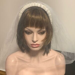 Pearl headband with detachable veil